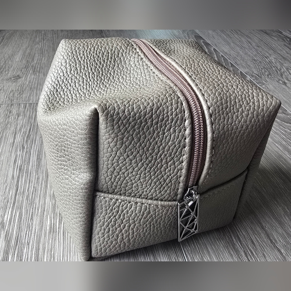 Etihad Airways Giorgio Armani Business Class Amenity Kit Dopp Bag Taupe